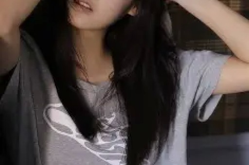 婚内出轨却倒打一耙三个孩子两个爹超女何洁到底在想什么